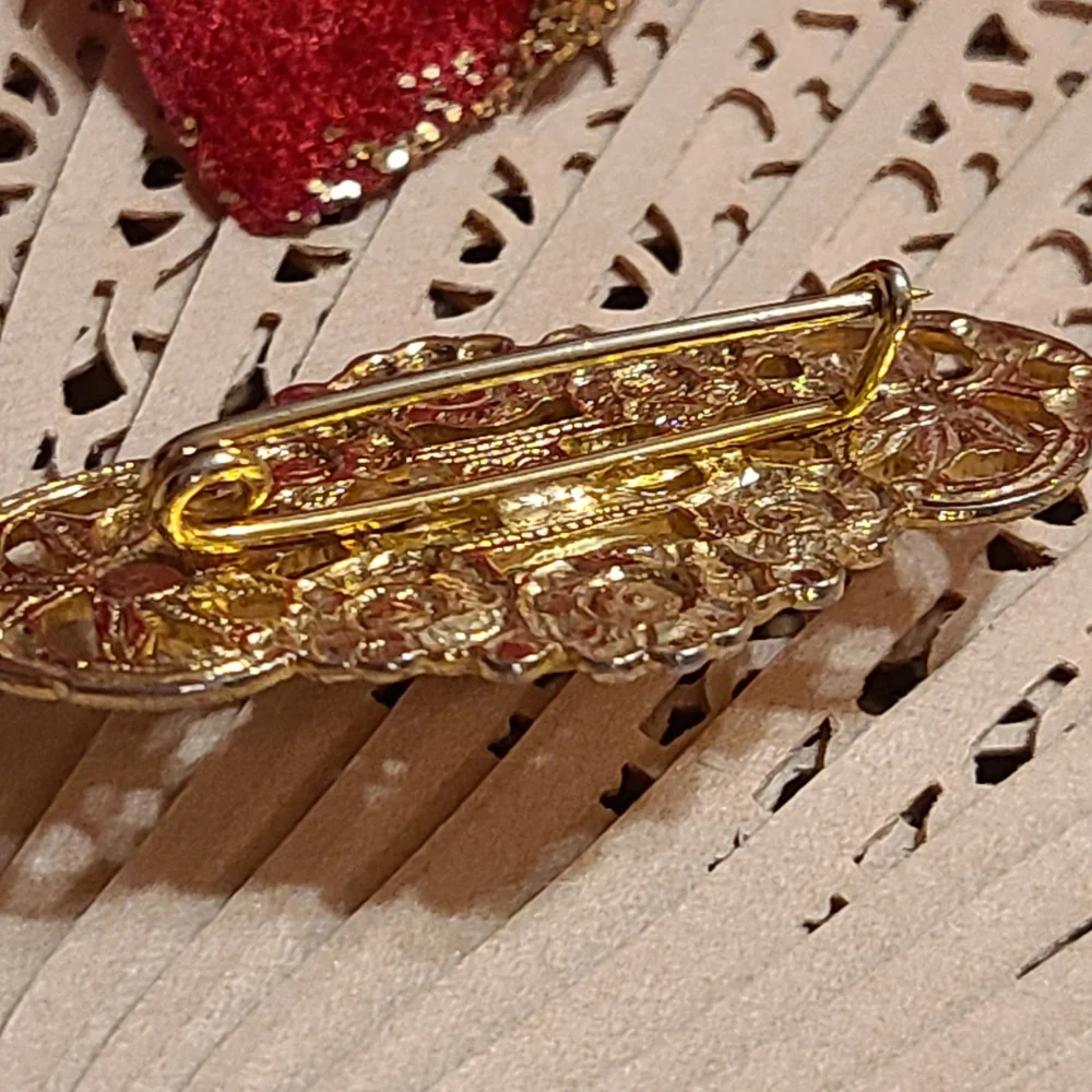 Unique Vintage Gold and Cream Brooch
